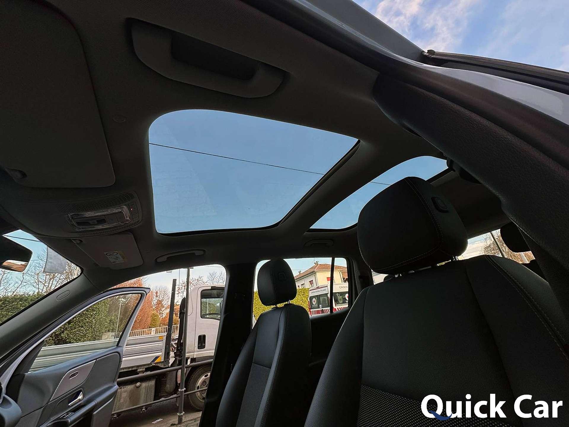 Mercedes-Benz GLB 180  D,TETTO APRIBILE,RETROCAMERA,NAVIGATORE,CERCHI DA 19,SCHERMO 10.25,TAGLIANDI MERCEDES, SOTTOCOSTO PER RINNOVO PARCO AUTO!