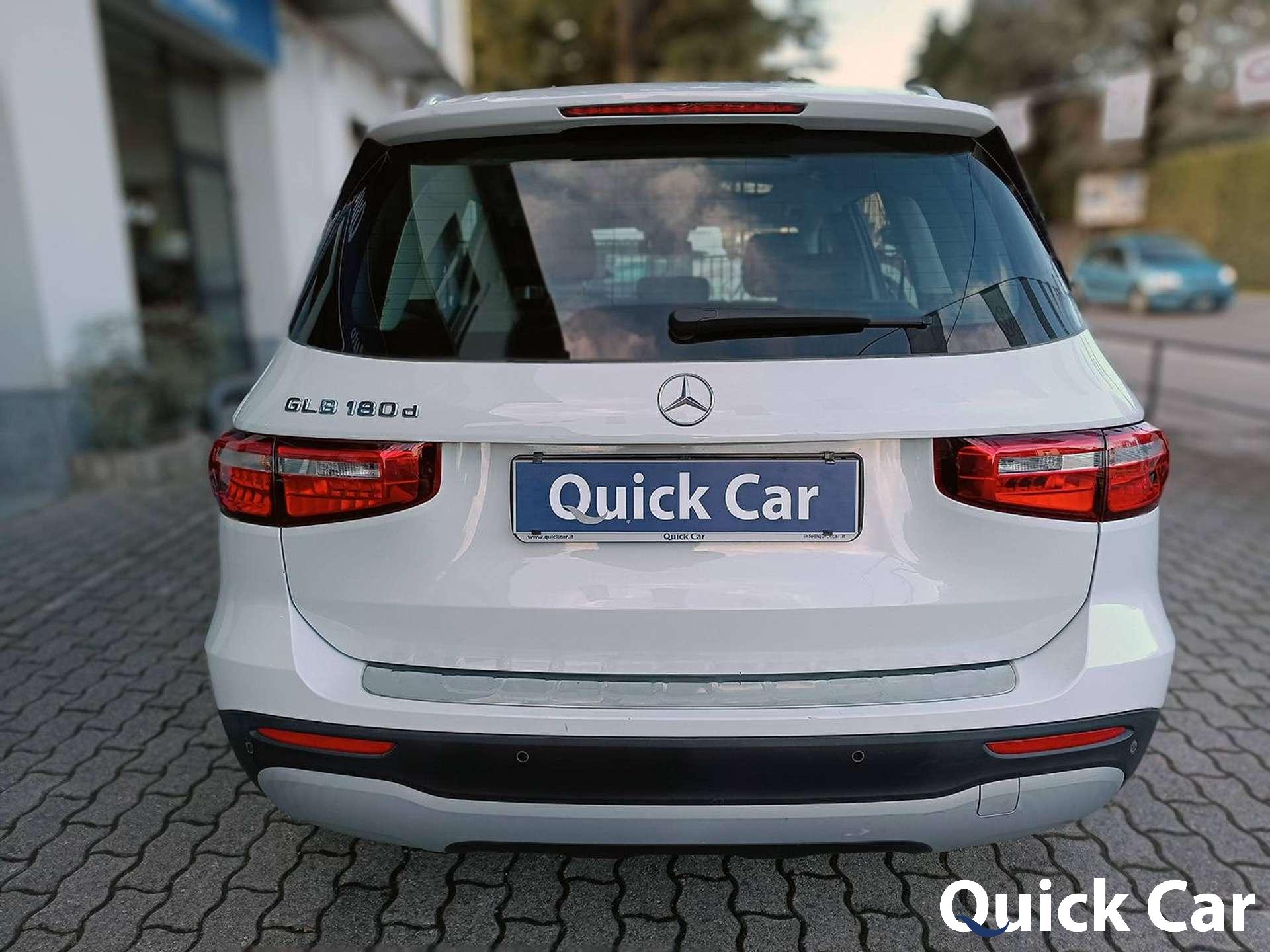 Mercedes-Benz GLB 180  D,TETTO APRIBILE,RETROCAMERA,NAVIGATORE,CERCHI DA 19,SCHERMO 10.25,TAGLIANDI MERCEDES, SOTTOCOSTO PER RINNOVO PARCO AUTO!